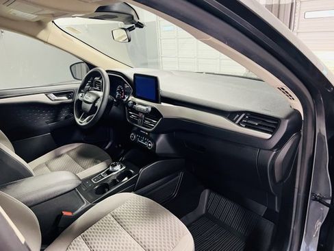 Used 2020 Ford Escape SE image 35