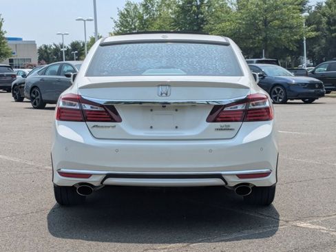 Used 2016 Honda Accord Touring image 6