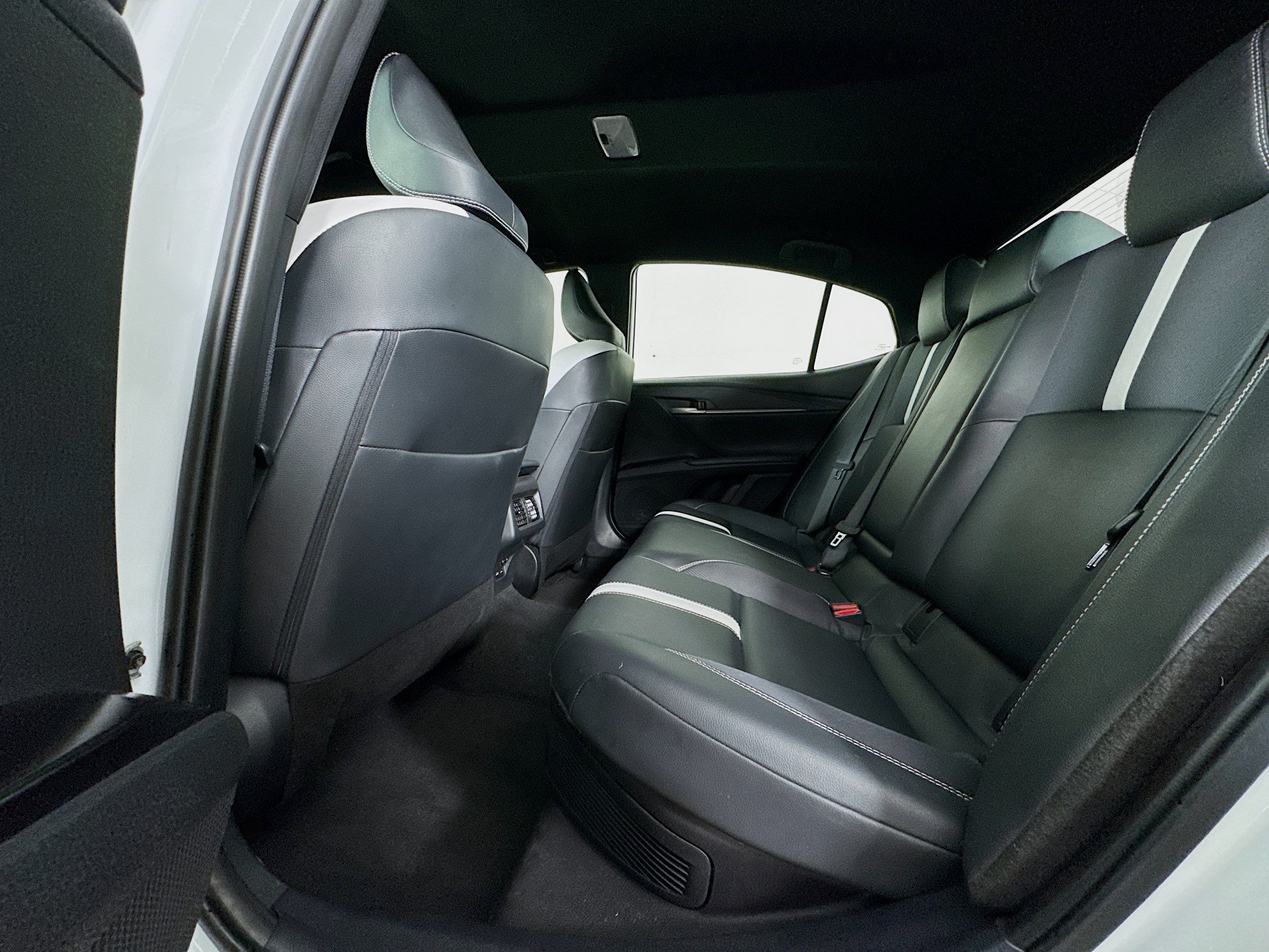 Used 2025 Toyota Camry SE w/ Multimedia Upgrade Package FWD image 22