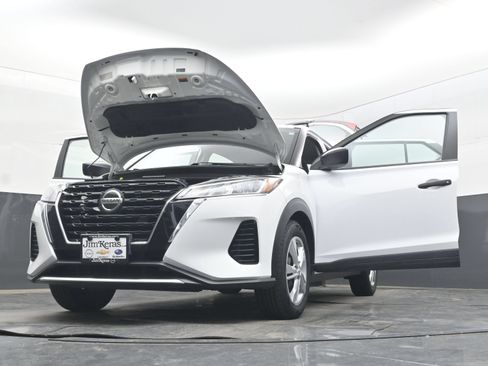 Used 2021 Nissan Kicks S FWD image 39