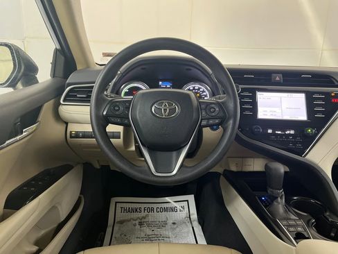 Used 2018 Toyota Camry LE image 33
