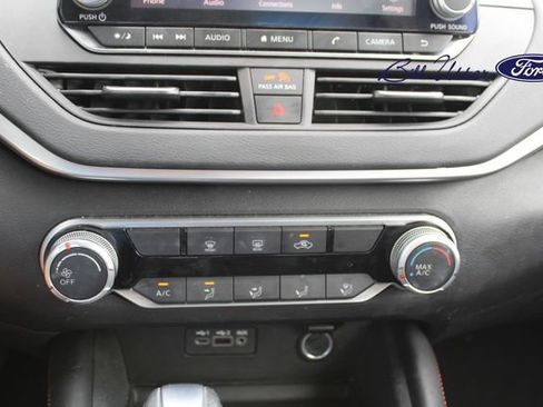 Used 2022 Nissan Altima 2.5 SR image 17