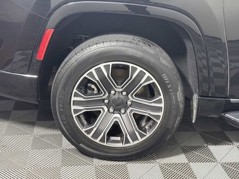 Used 2024 Jeep Wagoneer L Series II w/ Flexible Seating Group image 21