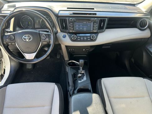Used 2018 Toyota RAV4 XLE image 20
