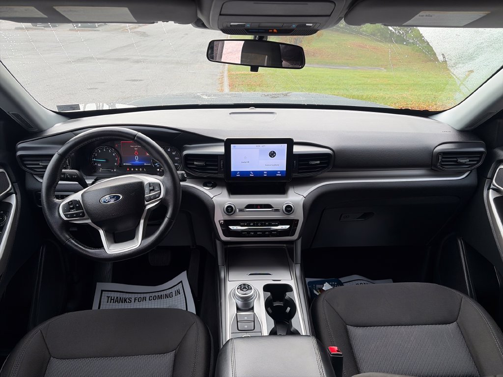 Used 2023 Ford Explorer XLT AWD/4WD image 13