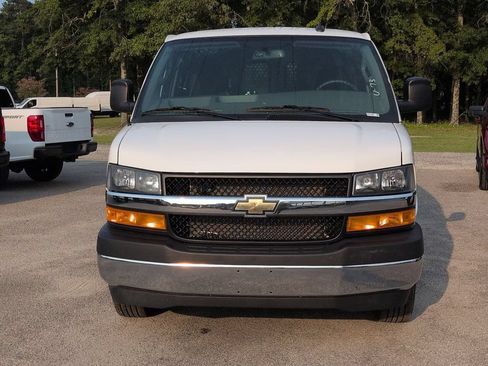 Used 2025 Chevrolet Express 2500 w/ Driver Convenience Package RWD image 9