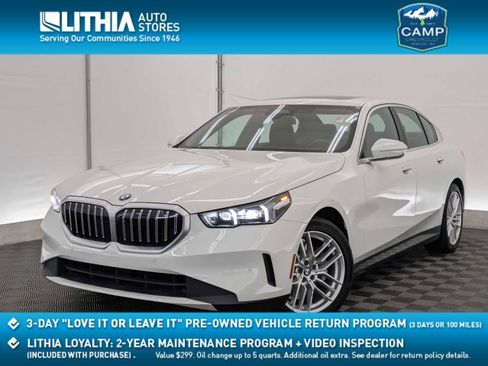 Used 2025 BMW 530i xDrive w/ Premium Package image 1