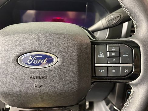 Used 2026 Ford F250 Lariat w/ Black Appearance Package image 23