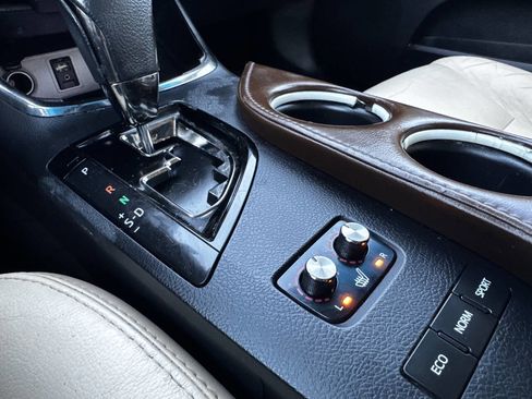 Used 2015 Toyota Avalon XLE image 15