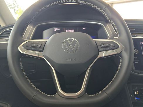 Used 2024 Volkswagen Tiguan SE w/ MDO Package, Two-Row AWD/4WD image 22