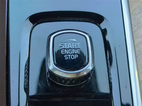 Used 2024 Volvo XC90 B6 Plus w/ Protection Package image 30