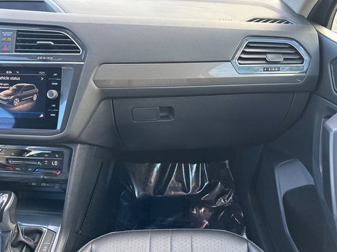 Used 2023 Volkswagen Tiguan SE image 28