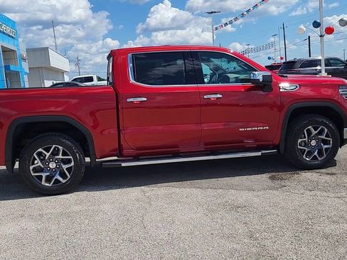 New 2026 GMC Sierra 1500 SLT image 8