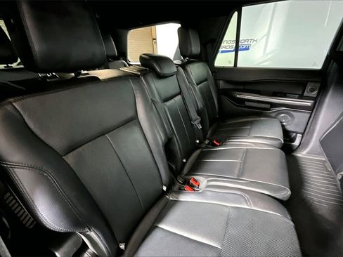 Used 2018 Ford Expedition XLT w/ Equipment Group 202A image 22
