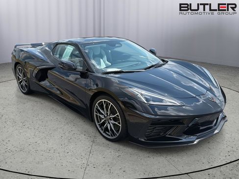 Used 2024 Chevrolet Corvette Stingray Premium Conv w/ Z51 Performance Package RWD image 8