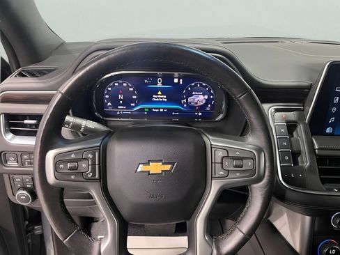 Used 2022 Chevrolet Tahoe LT w/ Luxury Package AWD/4WD image 16