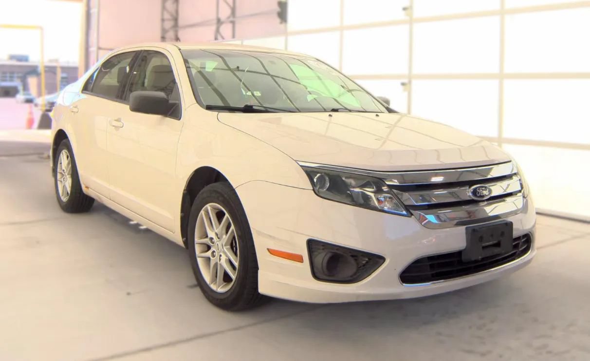 Used 2012 Ford Fusion S FWD image 2