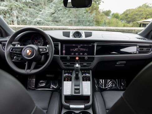 New 2026 Porsche Macan AWD/4WD image 39