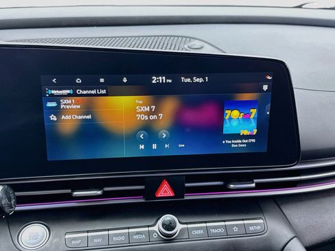 Used 2023 Hyundai Elantra Limited FWD image 11