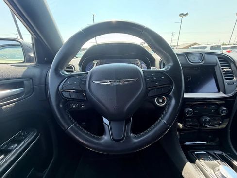 Used 2019 Chrysler 300 S AWD/4WD image 11