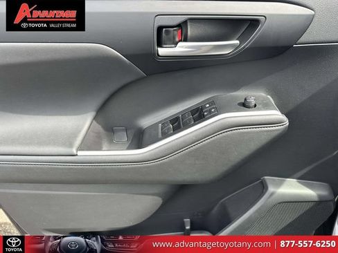 Used 2023 Toyota Highlander XSE AWD/4WD image 22