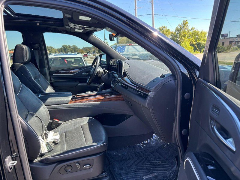 Used 2023 Cadillac Escalade Premium Luxury AWD/4WD image 11