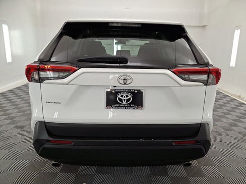 Used 2022 Toyota RAV4 LE image 22