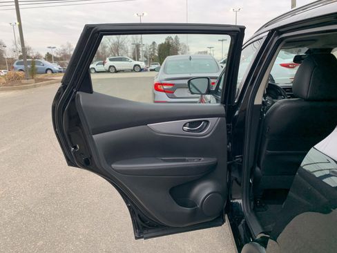 Used 2020 Nissan Rogue Sport SL w/ Premium Package image 30