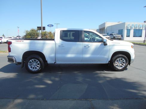 Used 2023 Chevrolet Silverado 1500 LT w/ Safety Package AWD/4WD image 6