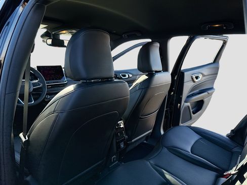 New 2026 Jeep Compass Latitude image 6