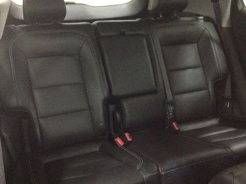 Used 2024 GMC Terrain SLT image 30