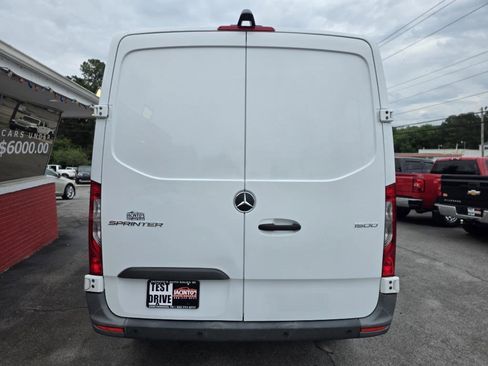 Used 2022 Mercedes-Benz Sprinter 1500 image 2