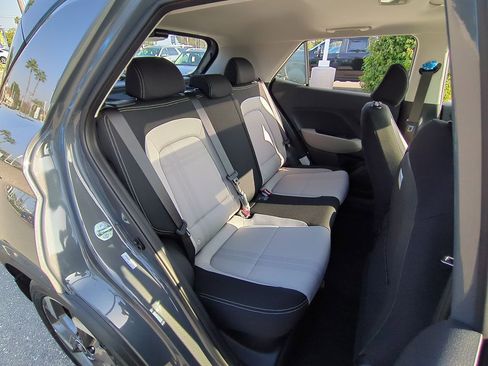 Used 2025 Hyundai Venue SEL image 26