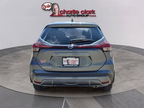 Used 2025 Nissan Kicks Play S image 4