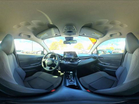 Used 2020 Toyota C-HR LE image 31