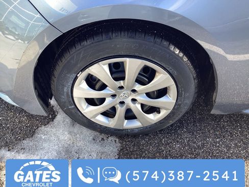 Used 2021 Toyota Corolla LE image 28