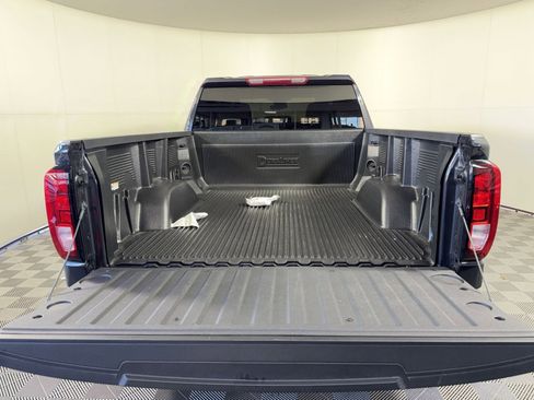 Used 2025 GMC Sierra 1500 Elevation image 26