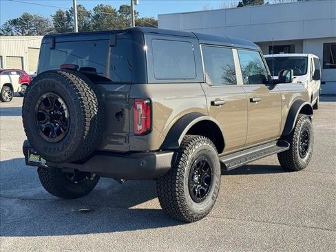 New 2025 Ford Bronco Outer Banks w/ Sasquatch Package image 3