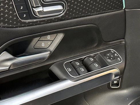 Certified 2025 Mercedes-Benz GLB 250 image 19