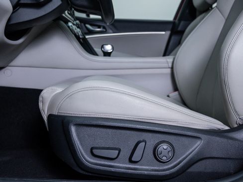 Used 2022 Genesis G70 2.0T image 18