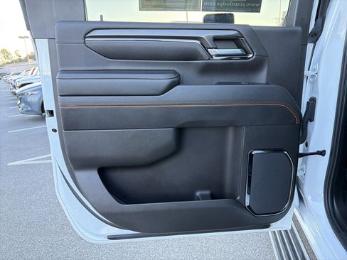 Used 2024 GMC Sierra 2500 AT4 w/ AT4 Premium Plus Package image 23