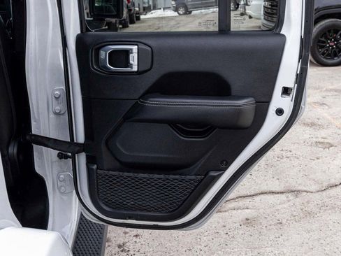 Used 2023 Jeep Wrangler Unlimited Sahara w/ Cold Weather Group image 15