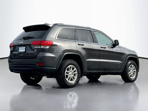 Used 2019 Jeep Grand Cherokee Laredo AWD/4WD image 2