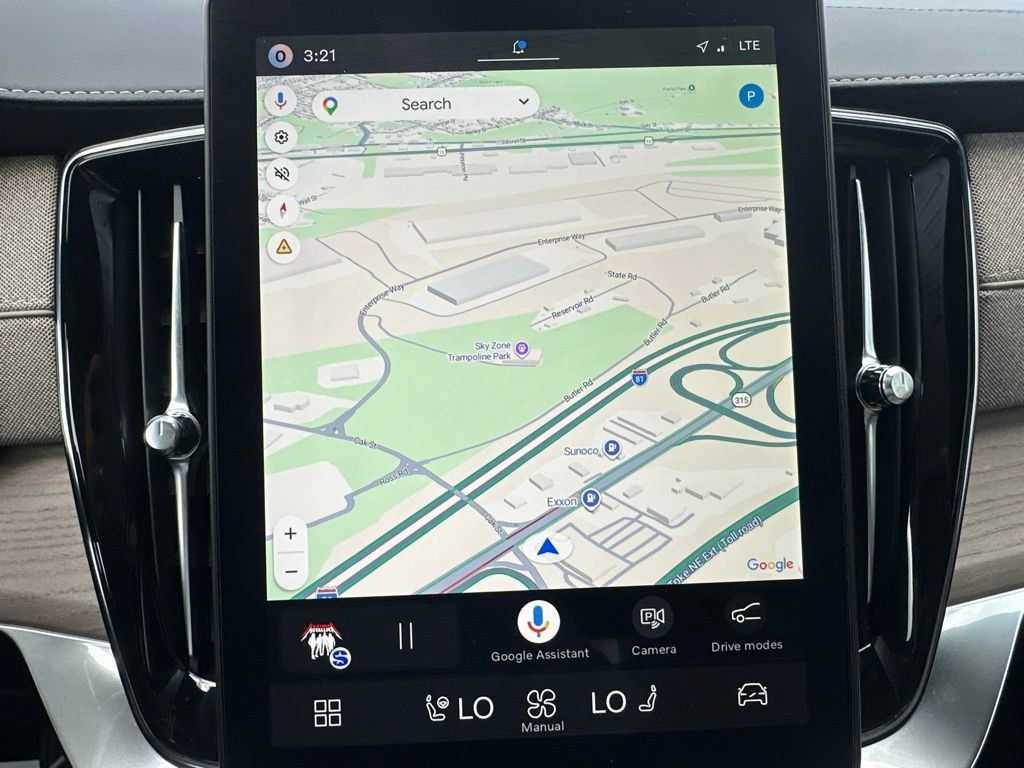 Certified 2026 Volvo XC90 B6 Plus AWD/4WD image 28