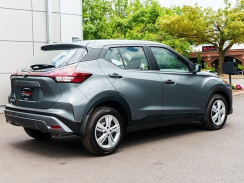 New 2025 Nissan Kicks Play S image 6