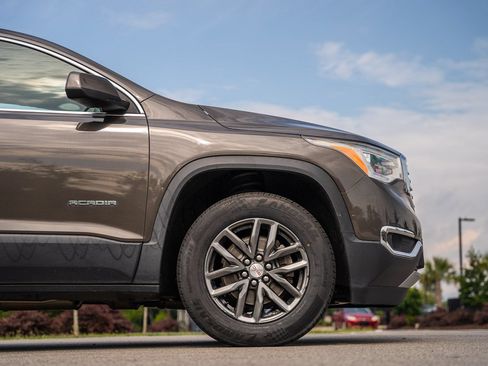 Used 2019 GMC Acadia SLT AWD/4WD image 9