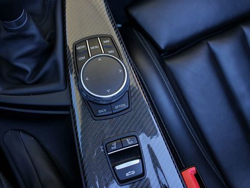 Used 2018 BMW M4 Convertible image 35