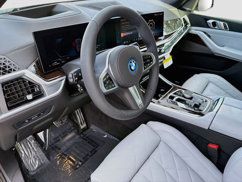 New 2026 BMW X5 xDrive50e w/ M Sport Package AWD/4WD image 26