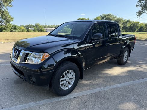 Used 2020 Nissan Frontier SV w/ SV Utility Package AWD/4WD image 1