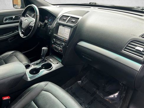 Used 2017 Ford Explorer XLT w/ Equipment Group 202A image 23